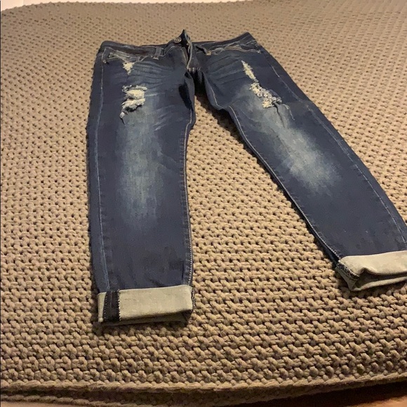 Kancan Cropped Jeans - Picture 2 of 3